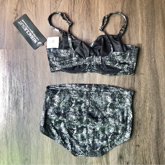 Miraclesuit 2 Piece Bikini Swimsuit Size 36DD Black Snakeskin Underwire Surplice - Picture 3 of 9